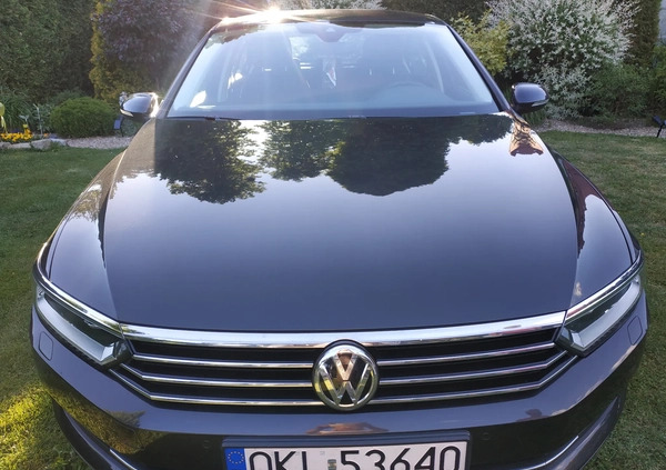 Volkswagen Passat cena 71900 przebieg: 134000, rok produkcji 2019 z Byczyna małe 79